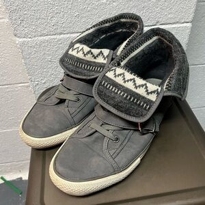 Aldo Sneakers for Men. Gray Aztec print